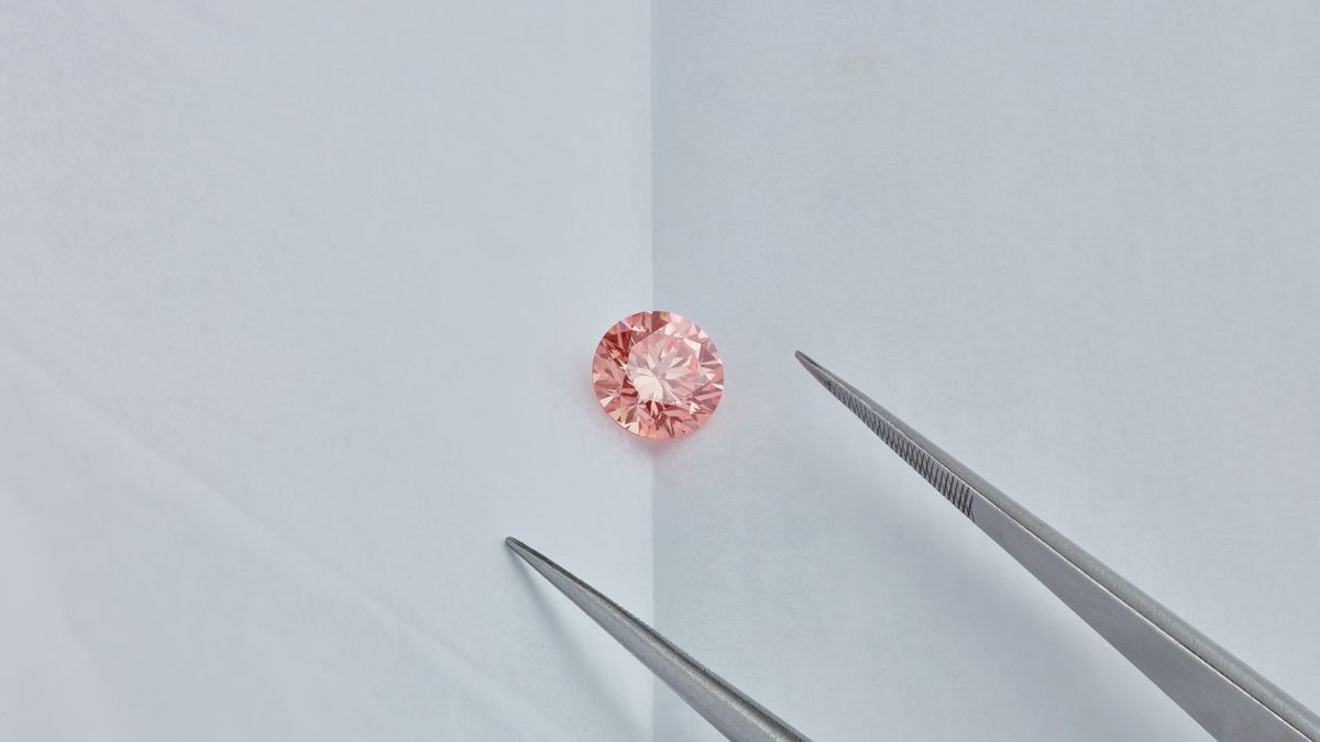 różowe diamenty osiągają na aukcjach zawrotne ceny