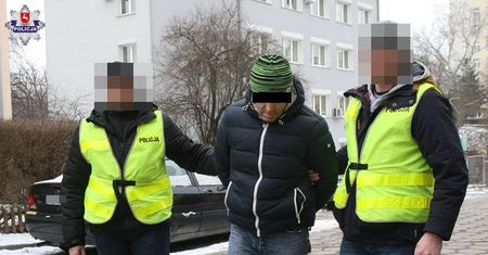 Bójka z użyciem noża w Łęcznej. 37-latek w szpitalu. Nożownik był pijany