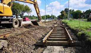 Wrocław. Stare torowisko znika w mgnieniu oka. Trwają prace nad Aleją Wielkiej Wyspy