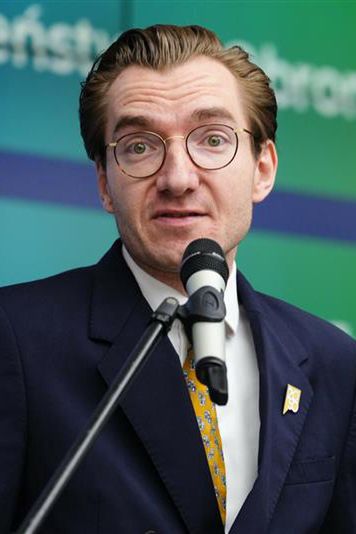 Afera z KPO. Zawrzało, jak pokazali, na co idą miliony. Wiceminister się tłumaczy