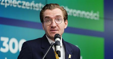 Afera z KPO. Zawrzało, jak pokazali, na co idą miliony. Wiceminister się tłumaczy