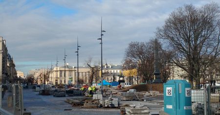 Plac Litewski bez klimatu. Mieszkańcy mają uwagi do… latarni