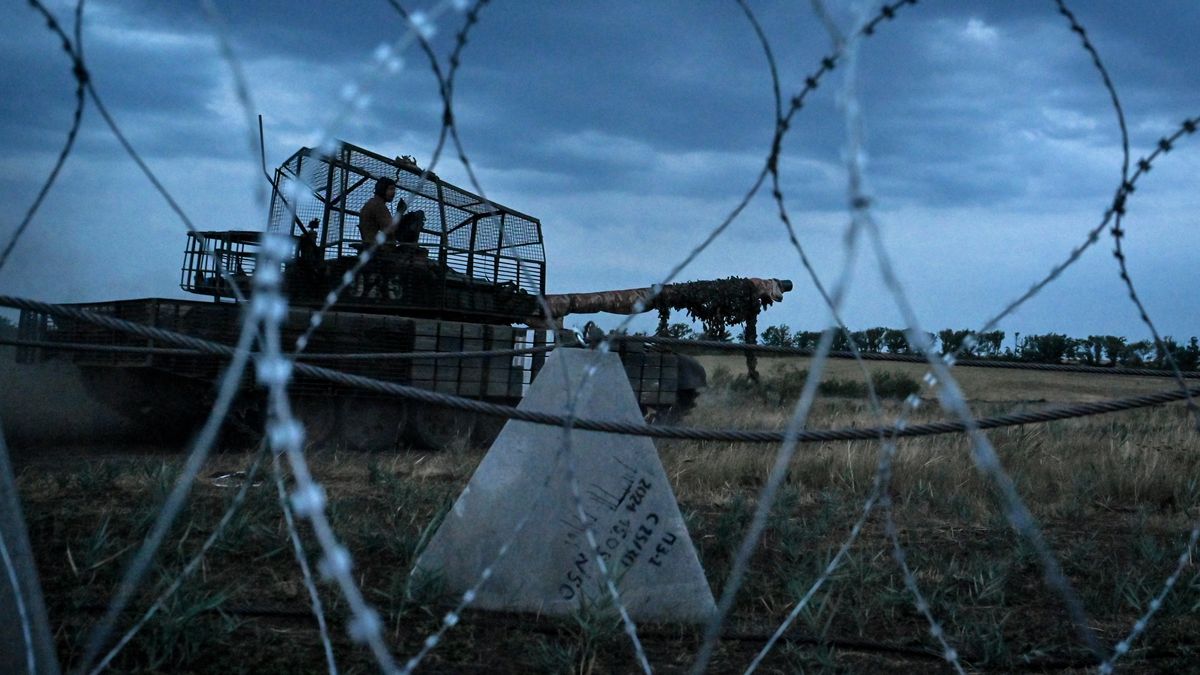 Tankers of the 118th Separate Mechanized Brigade are seen during the night firing exercise in the Zaporizhzhia sector in the Zaporizhzhia region, southeastern Ukraine, on July 21, 2024. NO USE RUSSIA. NO USE BELARUS. (Photo by Ukrinform/NurPhoto via Getty Images)