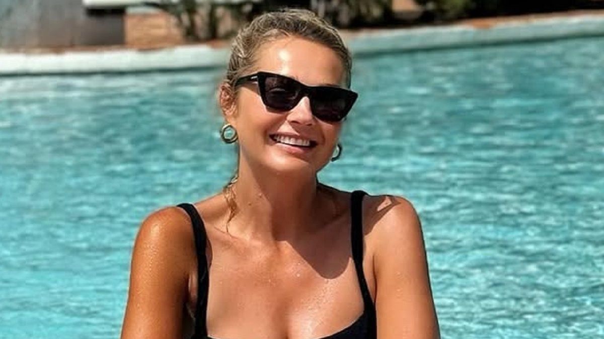 Małgorzata Socha nosi ażurową spódnicę