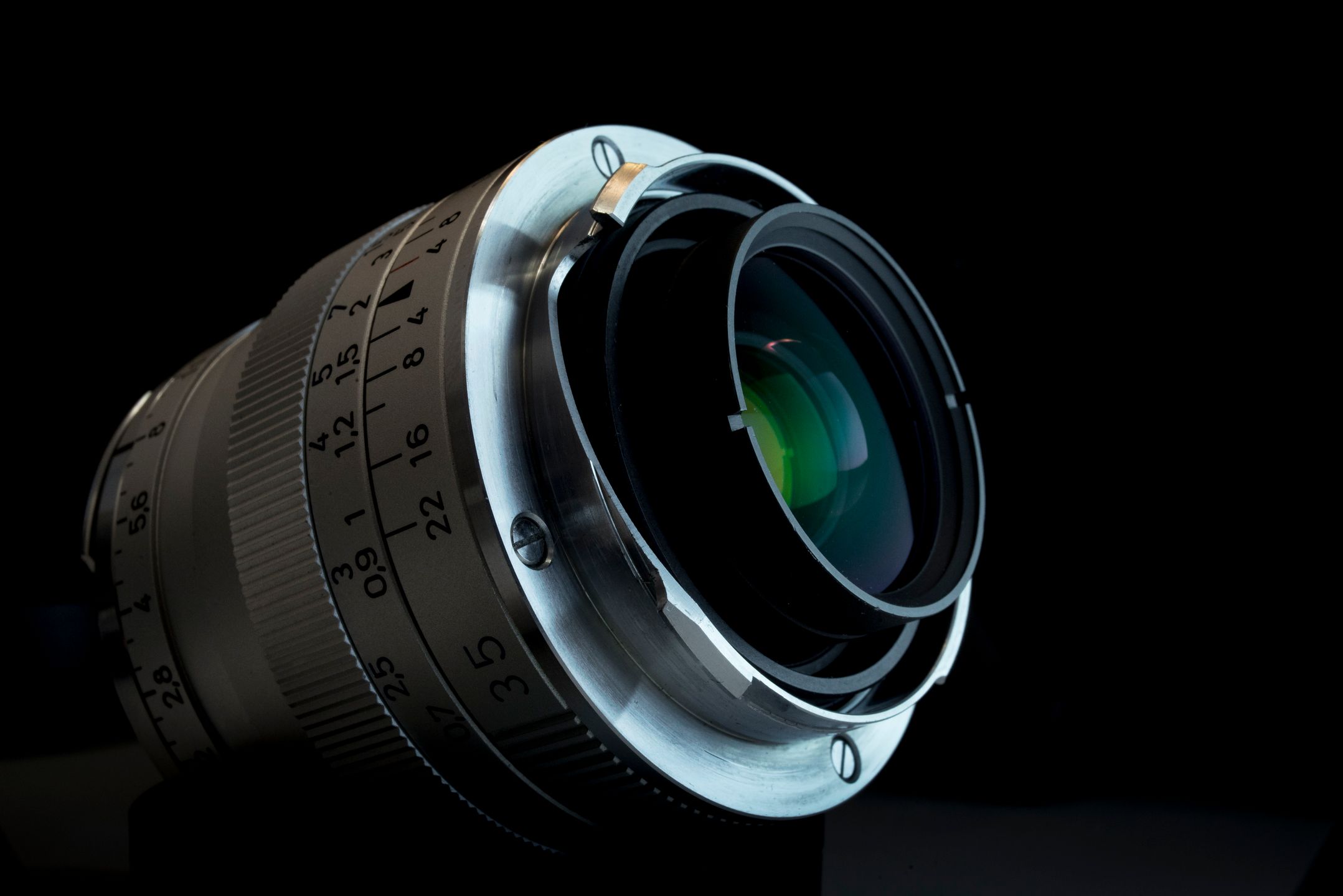 Trzydzieści pięć milimetrów najlepszej klasyki dla bezlusterkowców - Zeiss Biogon ZM 35 mm f/2 17