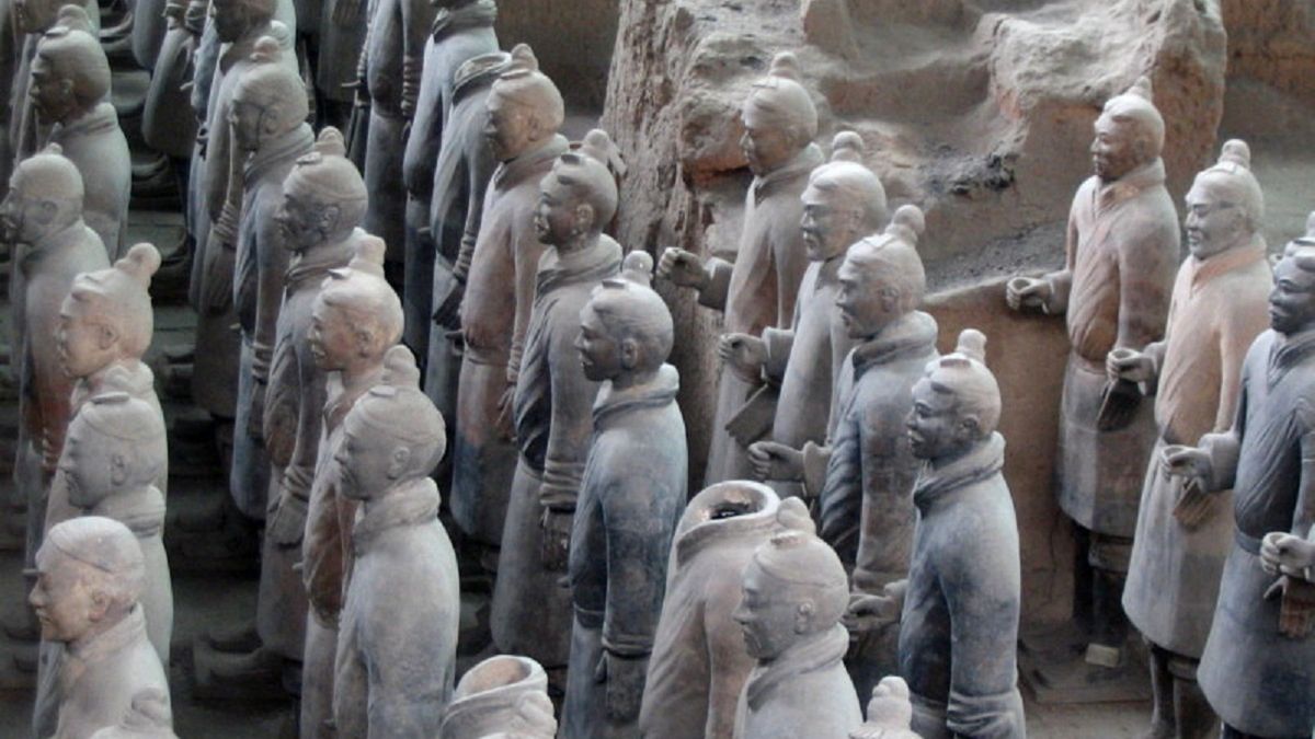 Wielu wojowników Terakotowej Armii stoi w muzeach, ale grobowiec, którego strzegli, wciąż pozostaje archeologiczną zagadką