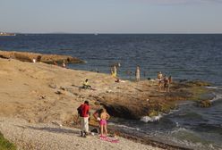 Wstrząsające odkrycie na plaży w Grecji. Znaleziono ciało trzylatki