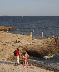 Wstrząsające odkrycie na plaży w Grecji. Znaleziono ciało trzylatki