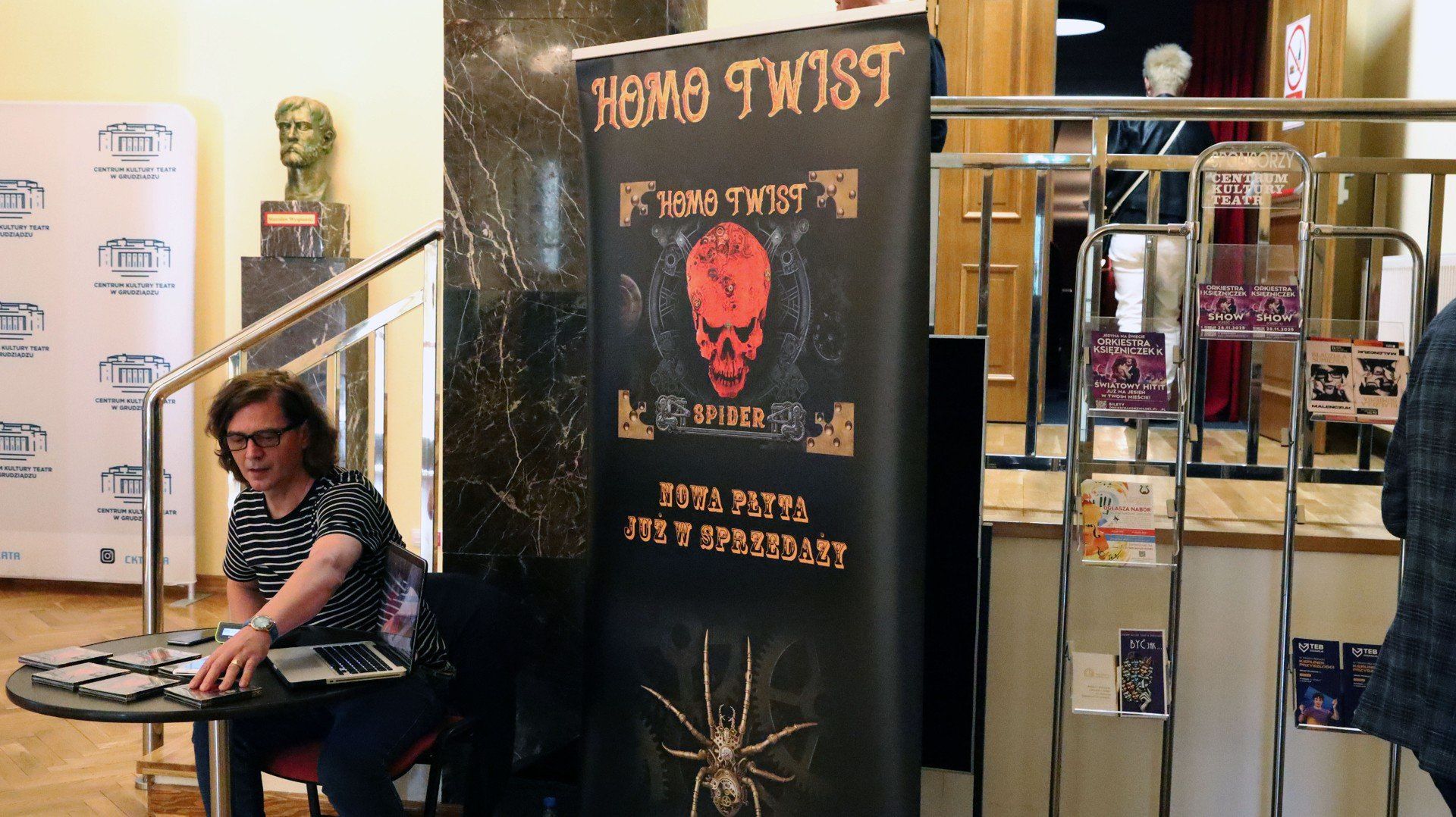W CK Teatr w Grudziądzu przy pełnej widowni wystąpił z koncertem promującym album &#34;Klauzula sumienia&#34;