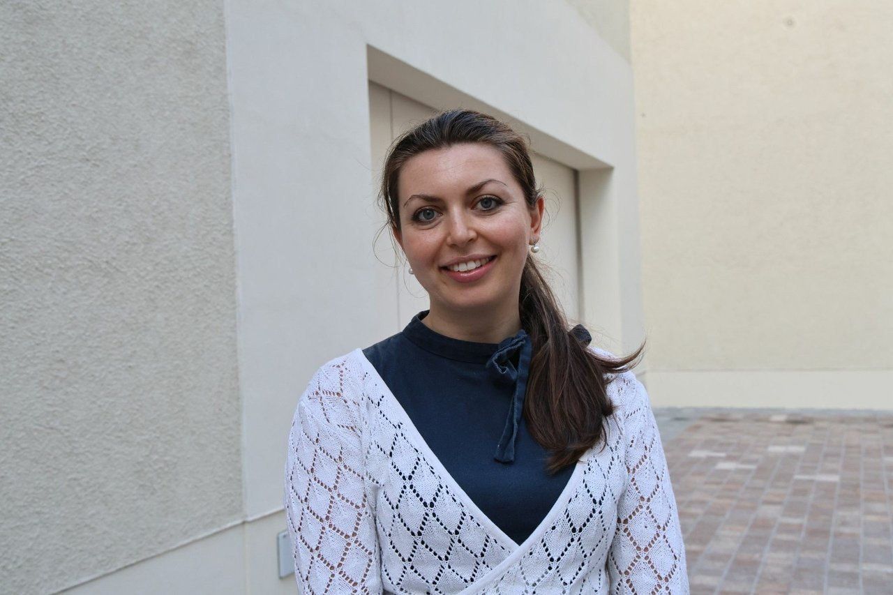 Na zdjęciu łączniczka teatru z mediami, rzecznik prasowa Paulina Drozdowska.