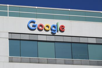 Alphabet wchodzi do klubu 4 bilionów dolarów. AI zmienia układ sił