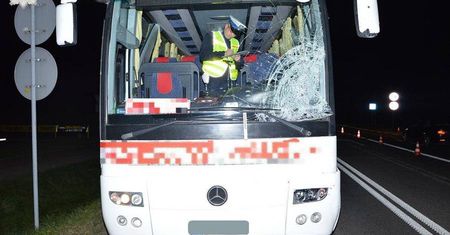 Śmiertelny wypadek w Styrzyńcu. Autobus potrącił pieszego (foto)