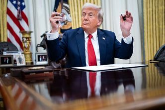 Cła jak "uderzenie drągiem". Włoska prasa: Trump wypowiedział wojnę handlową
