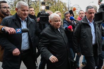 Kaczyński przesłuchany. Prokuratura o szczegółach