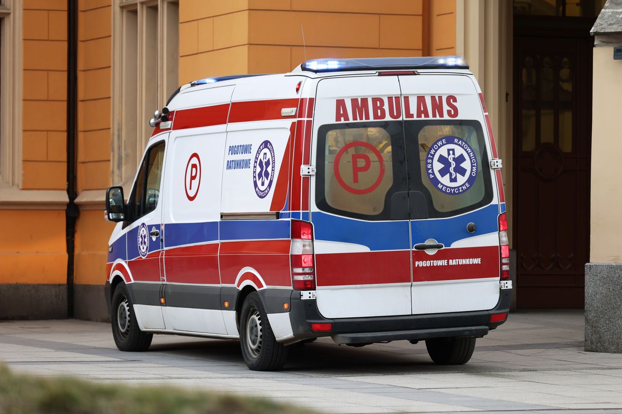 Tak wezwiesz karetkę w 2026 roku. MZ chce zmian na linii 112