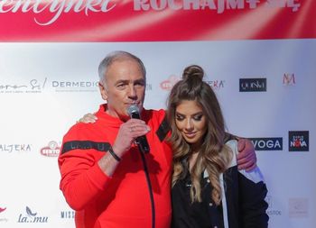 Urocza żona Karola Strasburgera. Małgorzata jest młodsza od męża o 37 lat