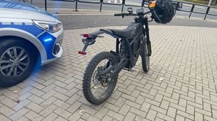 Olsztyn: 17-latka jechała motorowerem po ścieżce rowerowej. Była przekonana, że ma rower elektryczny