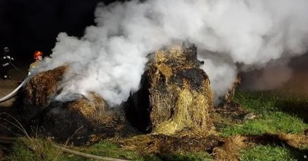 Pożar balotów ze słomą w Prusinowicach