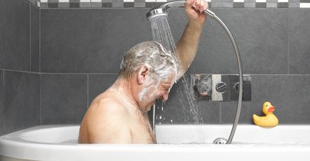 Niemyty jest groźny dla zdrowia. Polacy nagminnie o nim zapominają
