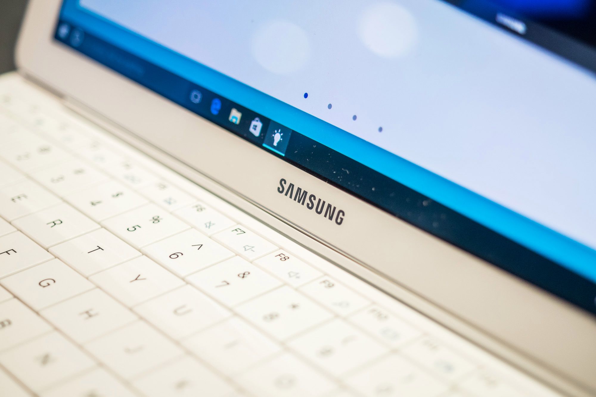 Galaxy TabPro S, Gear S2 classic w nowych wersjach i niespodzianka dla użytkowników iPhone'ów - nowości Samsunga z CES 2016 23