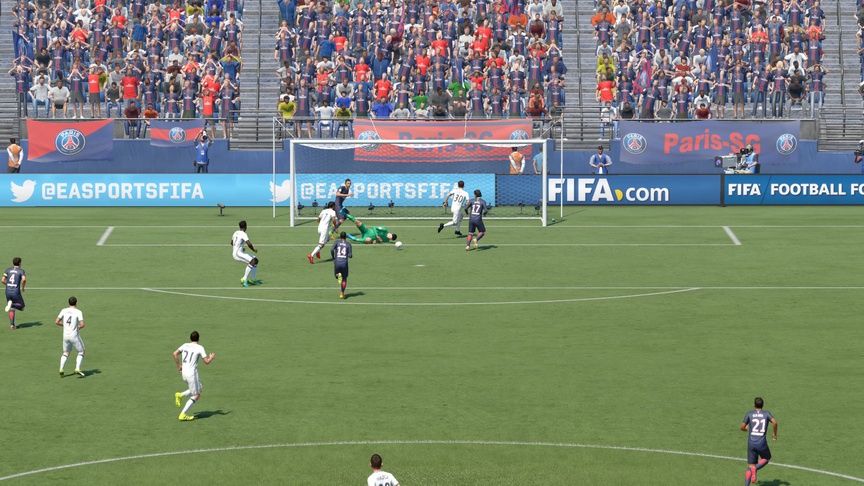 FIFA 17 - akcja pod bramką