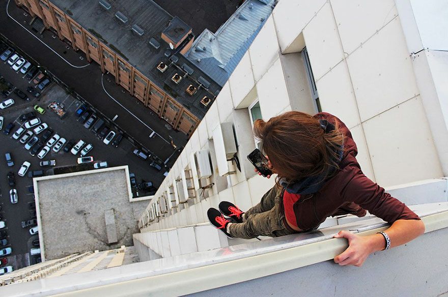 Szalona Rosjanka i jej niesamowite selfie. Od tych widoków może zakręcić się w głowie! 11