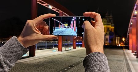 Jak fotografować smartfonem w nocy? Poradnik
