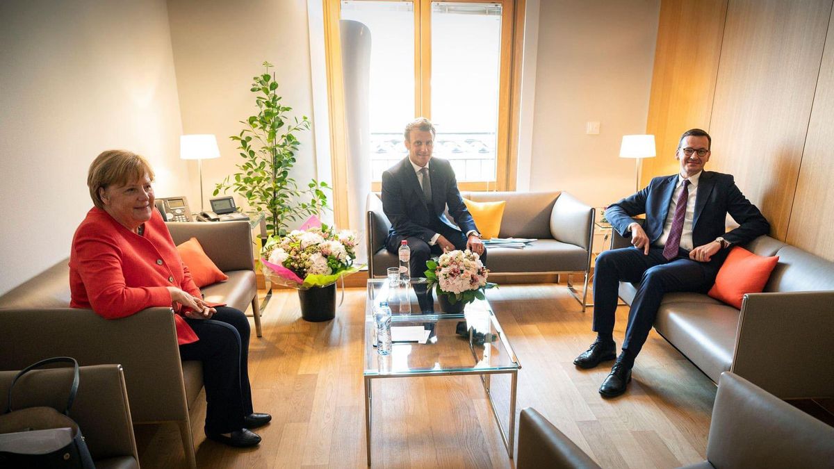 Merkel i Macron przepytują Morawieckiego