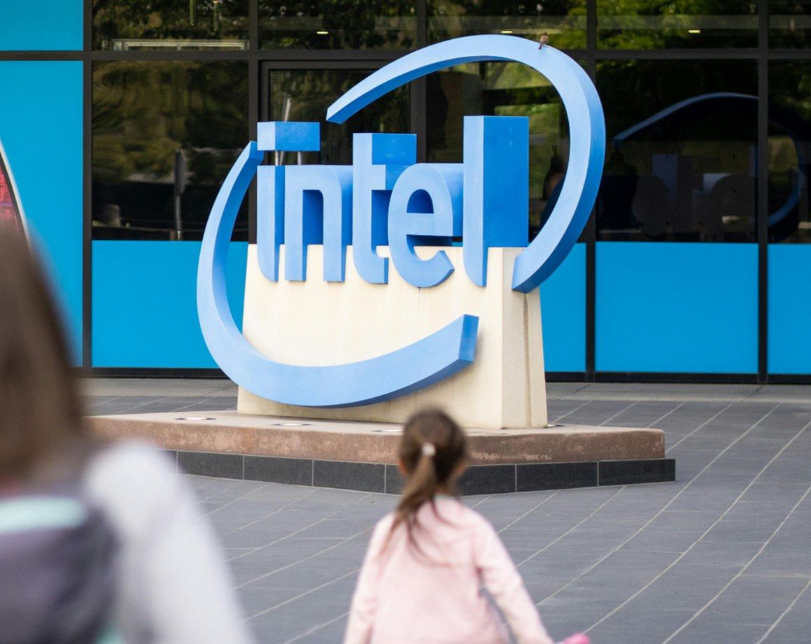 Intel stworzył… benchmark uprzejmości. Narzędzie pomoże ocenić, jak miłe są chatboty