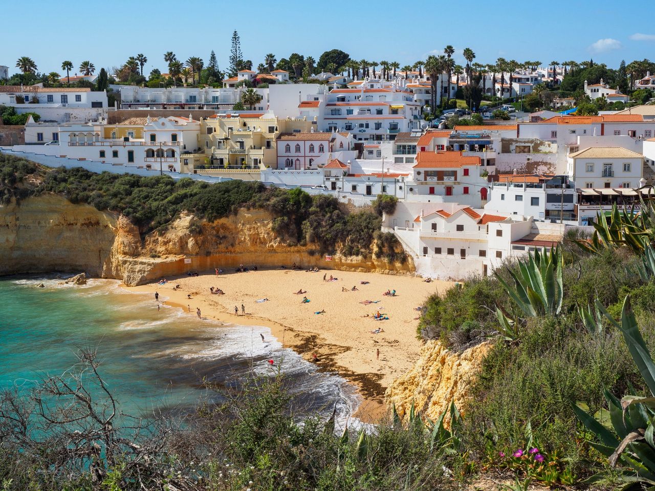 Brutal attack on Irish tourist sparks investigation in Algarve