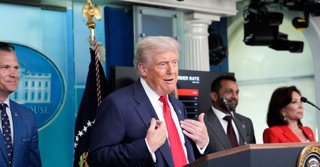 Media: Trump zmienia ton wobec Putina. Ma w tym cel