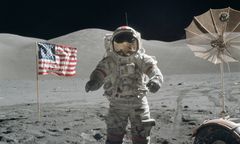 Wracamy na Księżyc, potem czeka na nas Mars. Podboje kosmiczne rozwiążą problemy ludzkości?