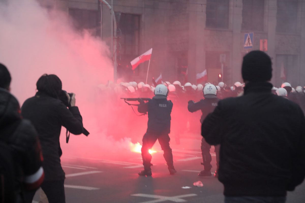 Marsz Niepodległości 2020. Jest stanowisko PiS ws. burd w Warszawie
