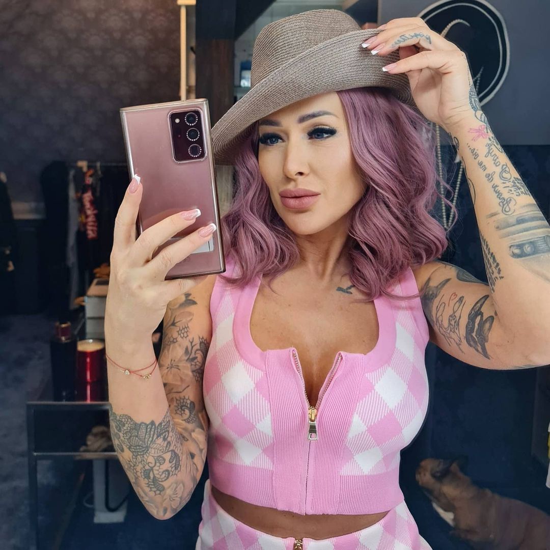 Sylwia Peretti chwali się kolejną metamorfozą. W którym wydaniu najlepiej?