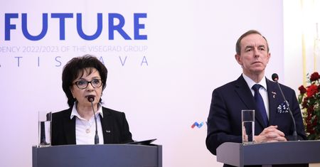 Deszcz pieniędzy od marszałków. Miliony złotych na pożegnanie