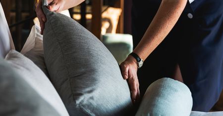 Była pracownica hotelu poprosiła gości o jedno zachowanie. Rozpętała burzę