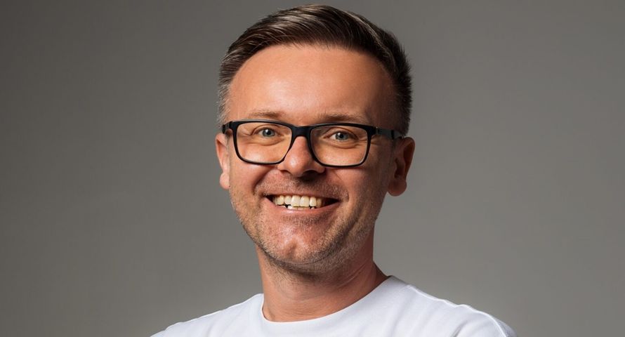 Mateusz Smółka pokieruje Warner Music Eastern Europe