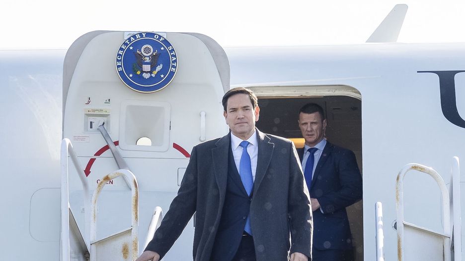 G7 Foreign Ministers' meeting in Charlevoix, Canada
epa11961321 A handout photo made available by US Department of State shows United States Secretary of State Marco Rubio arrives at Quebec City Jean Lesage International Airport to attend a G7 meeting in Quebec City, Quebec, Canada, 12 March 2025 (issued 13 March 2025). Foreign ministers from the G7 Group -  Britain, Canada, France, Germany, Italy, Japan and the United States, as well the European Union, are gathering for a diplomatic meeting in Canada over the next two days.  EPA/FREDDIE EVERETT / US STATE DEPARTMENT / HANDOUT HANDOUT EDITORIAL USE ONLY/NO SALES 
Dostawca: PAP/EPA.
FREDDIE EVERETT / US STATE DEPARTMENT / HANDOUT
meeting, diplomacy, politics, g7
