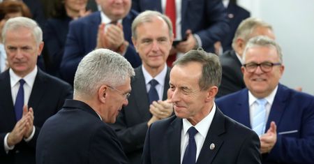 Tomasz Grodzki i Stanisław Karczewski nawzajem zaszczepią się przeciw COVID-19