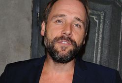 Łukasz Nowicki wyrzucił pieczywo na ziemię w programie na żywo. "Chodziło o symbol"