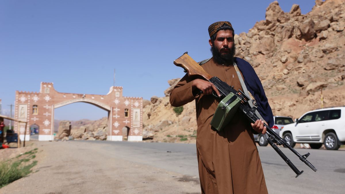 BAMYAN, AFGHANISTAN - MAY 8: Taliban forces took extensive security measures at the entrances and exits of the Bamyan province in Afghanistan on May 8, 2022. Security measures have been expanded due to the recent increase in bomb attacks across the country. (Photo by Bilal Guler/Anadolu Agency via Getty Images)