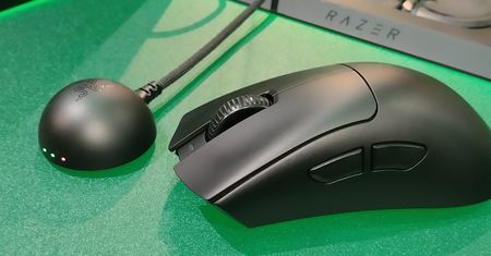 Razer DeathAdder V4 Pro oficjalnie. Mocny zawodnik wagi lekkiej