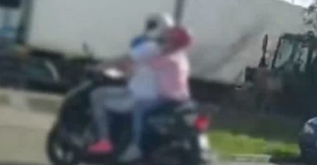 Spójrzcie, jak wiozła dzieci. Policjanci jej nie darowali
