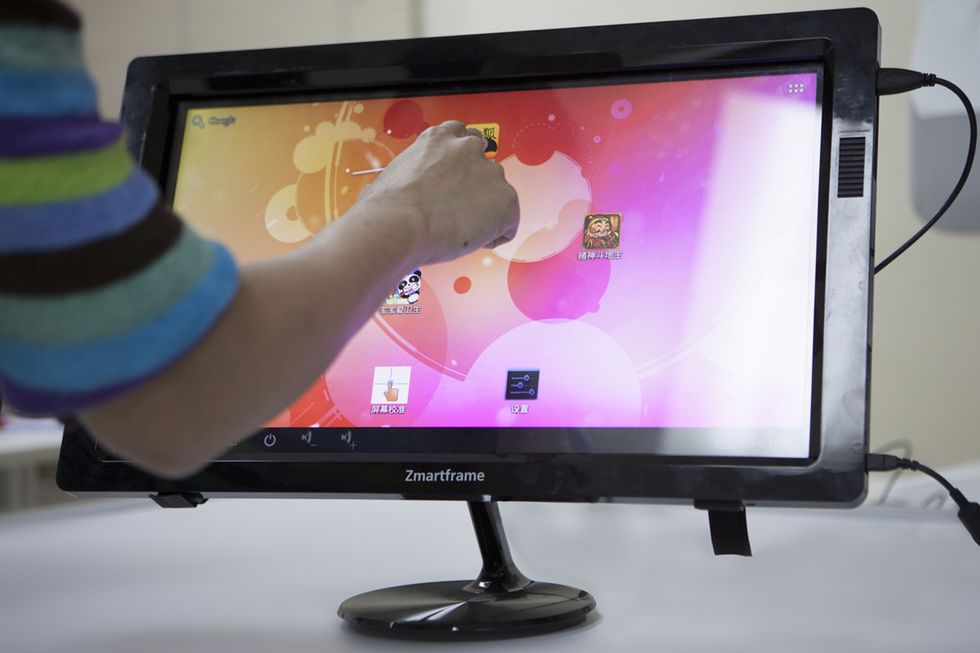 Zmartframe zmieni stary monitor w wielki tablet z Androidem 2