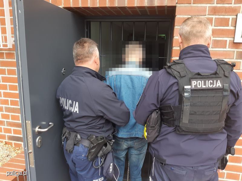 Rzucił się na żonę próbując ją zabić. Dramat w pow. oleśnickim