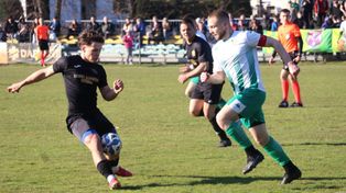 Bobrek w derbach powiatu oświęcimskiego nie oszczędził Jawiszowic i awansował na fotel lidera piłkarskiej okręgówki