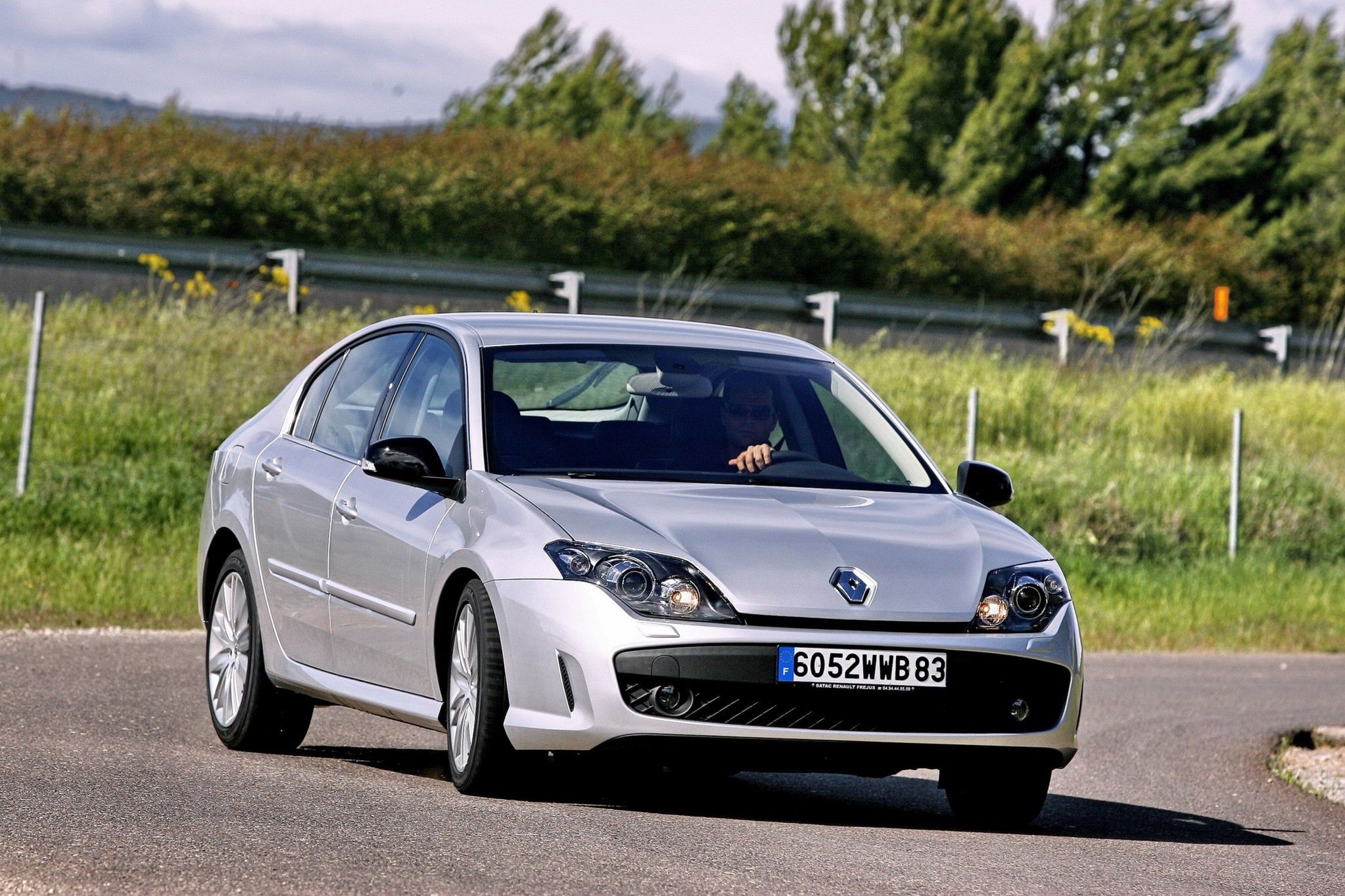 Renault Laguna GT była jedną z opcji, ale bardzo trudno znaleźć to auto