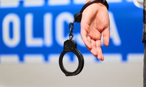Kajdanki na rękach przedszkolaków. Rodzice z pretensjami, policja się tłumaczy