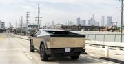 Problemy z Tesla Cybertruck. Jaka usterka wstrzymała produkcję tego modelu?