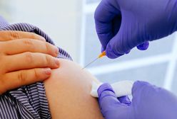Trzecia dawka szczepionki przeciwko COVID-19. Ekspertka chwali rząd